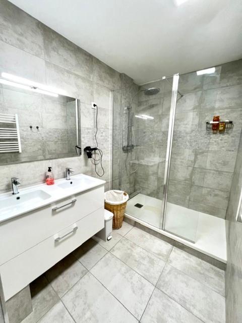 Appartement En Centre-Ville Bussy-Saint-Georges Luaran gambar